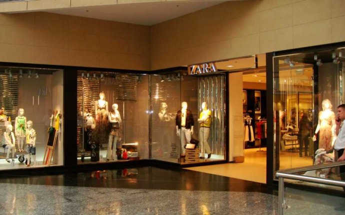 Оформление витрина магазина мужской одежды - slavinstvoloc.ru